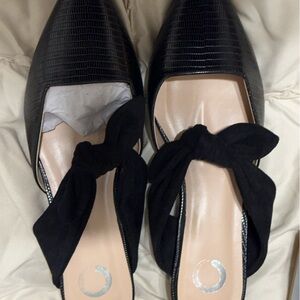Black small heal dress shoes